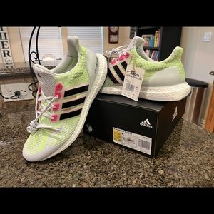 NEW in box Adidas ultraboost 5.0 DNA SIZE 12